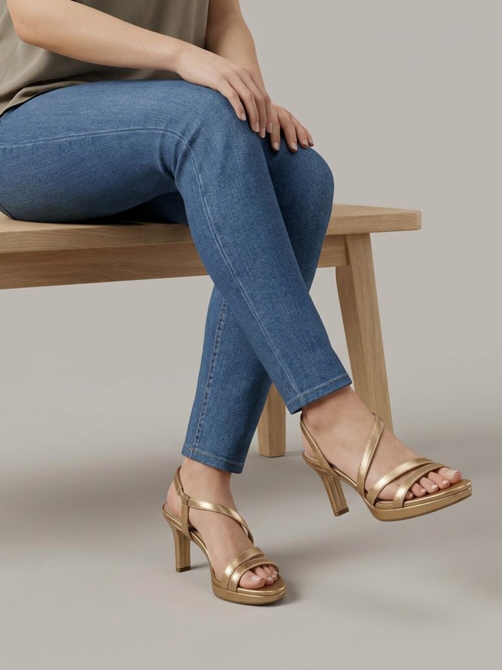 Brenta Strappy Dress Sandal, Bronze Pearl-Size: 6.5 wide